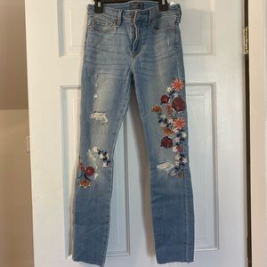 Abercrombie&Fitch Floral Stitched Jeans
